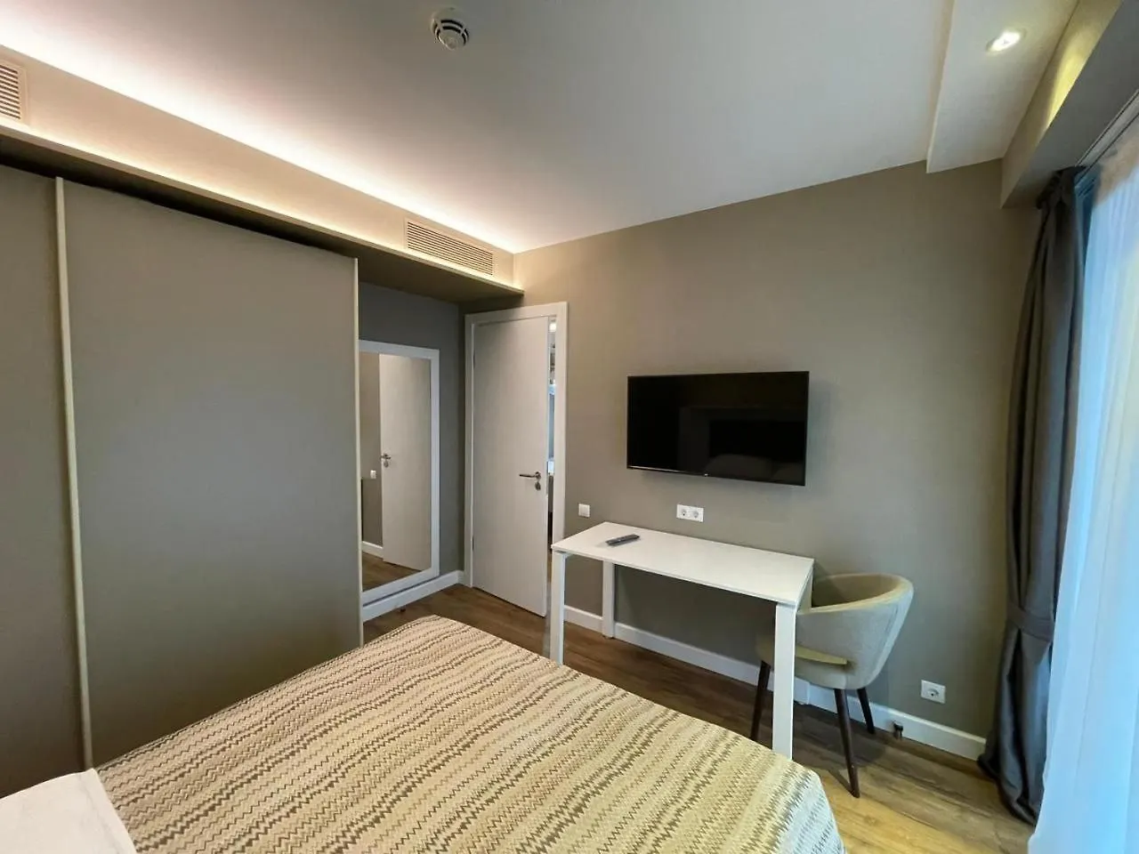 Batumi Alliance Palace Elegance Angisa 0*,  Georgia