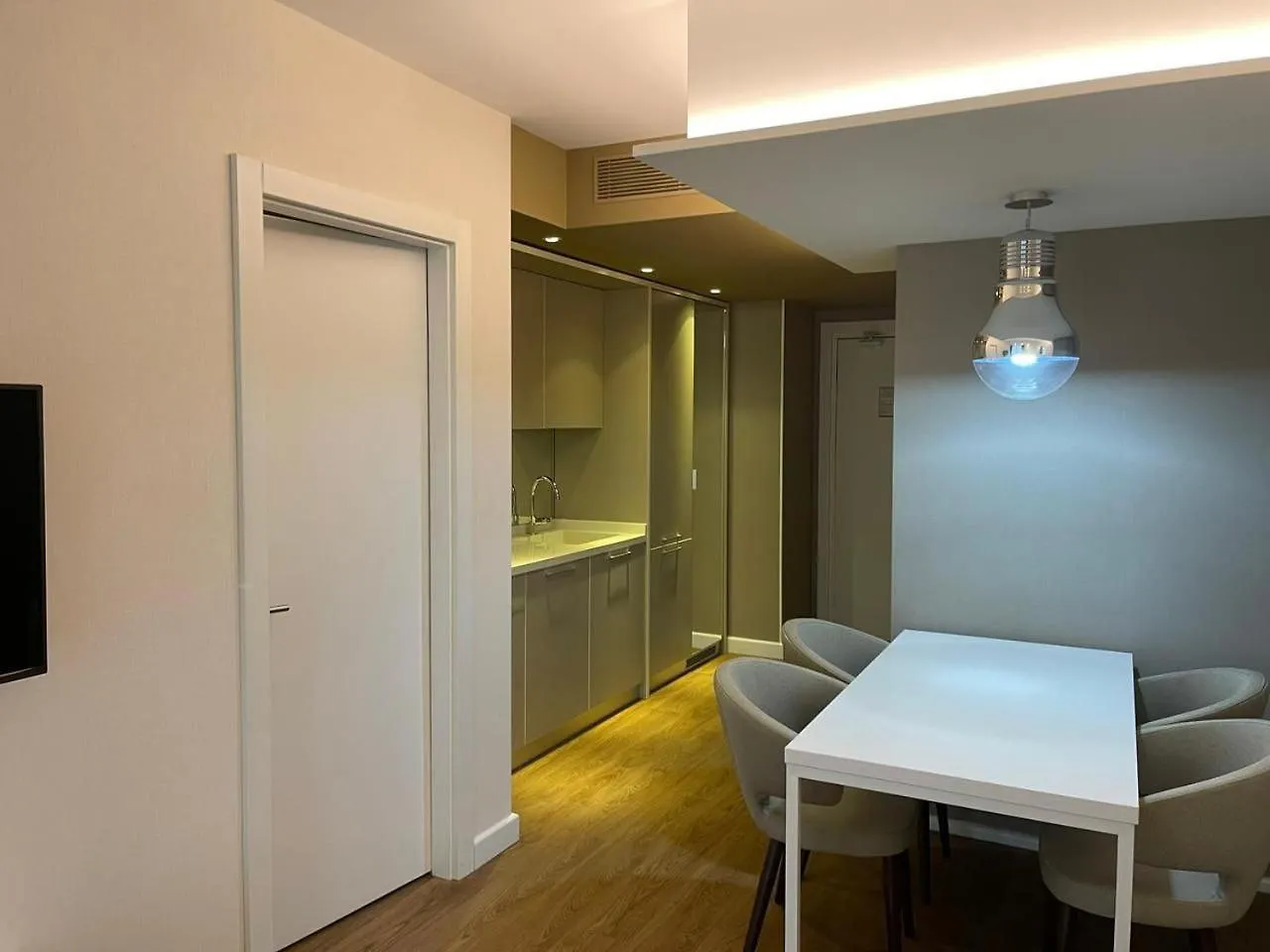 Batumi Alliance Palace Elegance Angisa 0*,